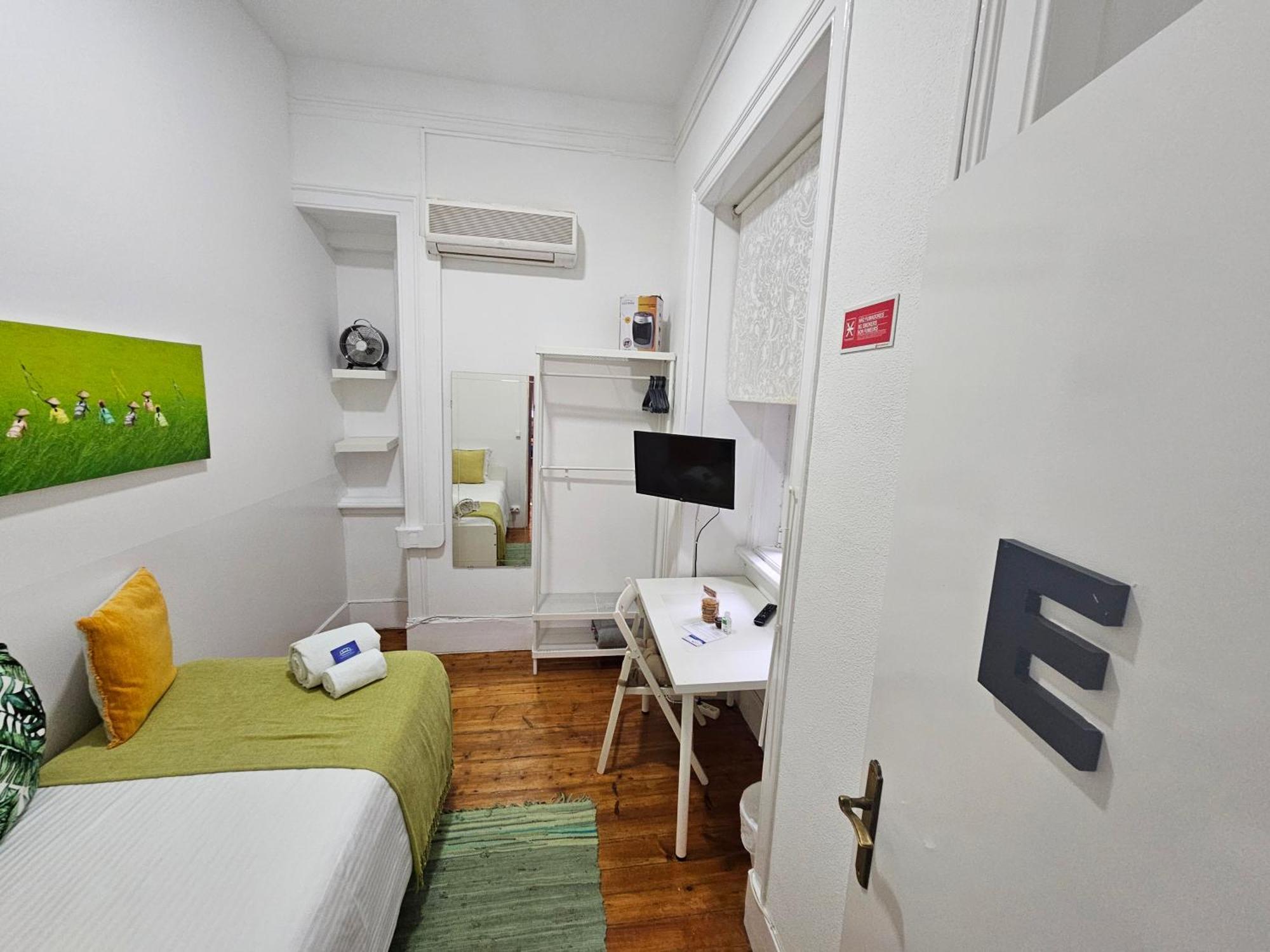 Almirante Guesthouse Лиссабон Номер фото
